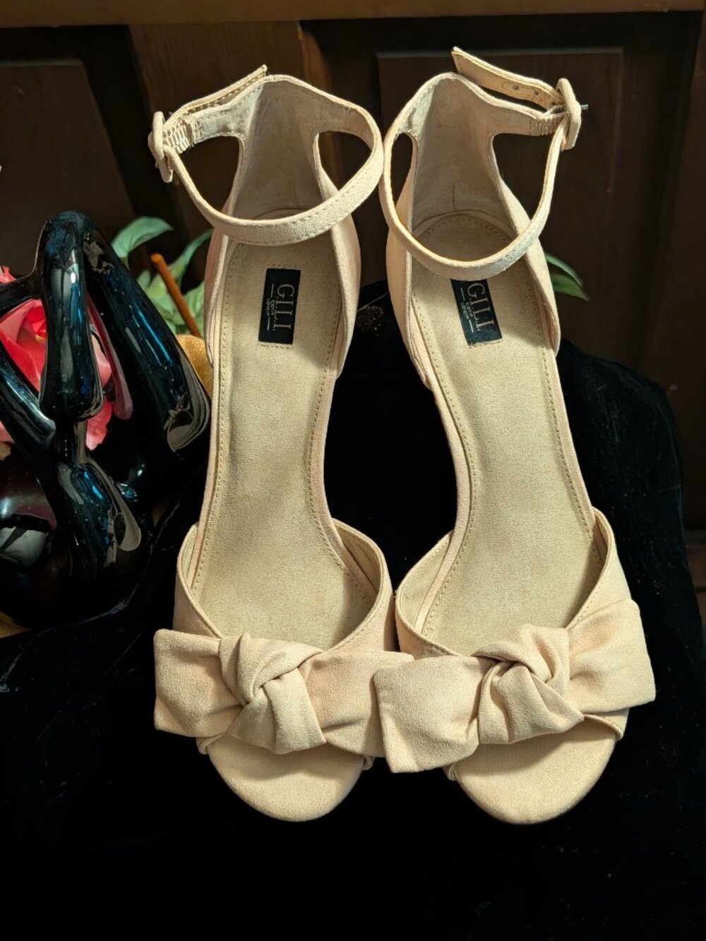 GILI Sandals -Off white/Tan -Leather sole- Textile upperr -Size 81/2